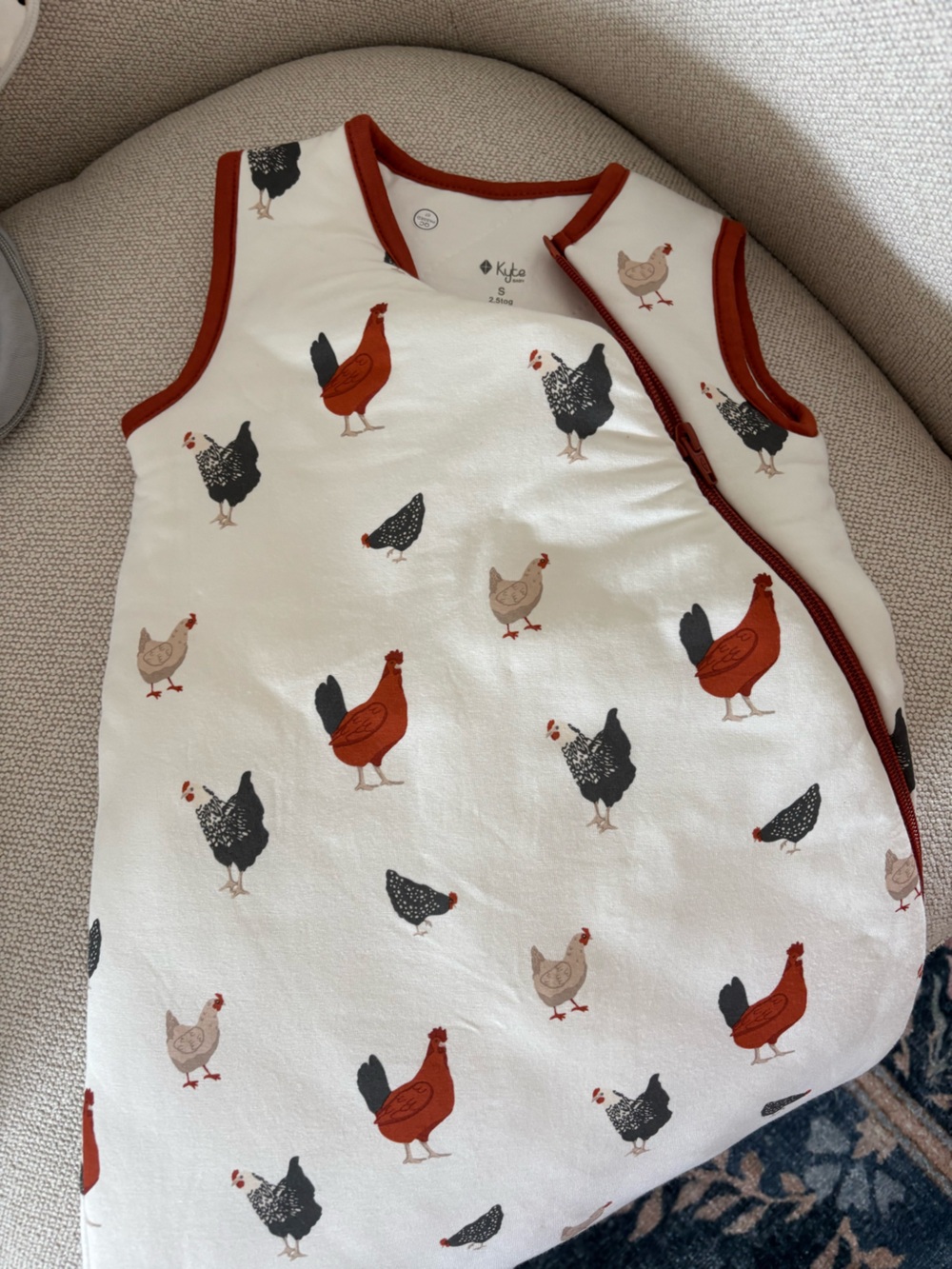 Kyte Baby Sleeveless Sleep Sack with Hen Print. 2.5 tog. Small.